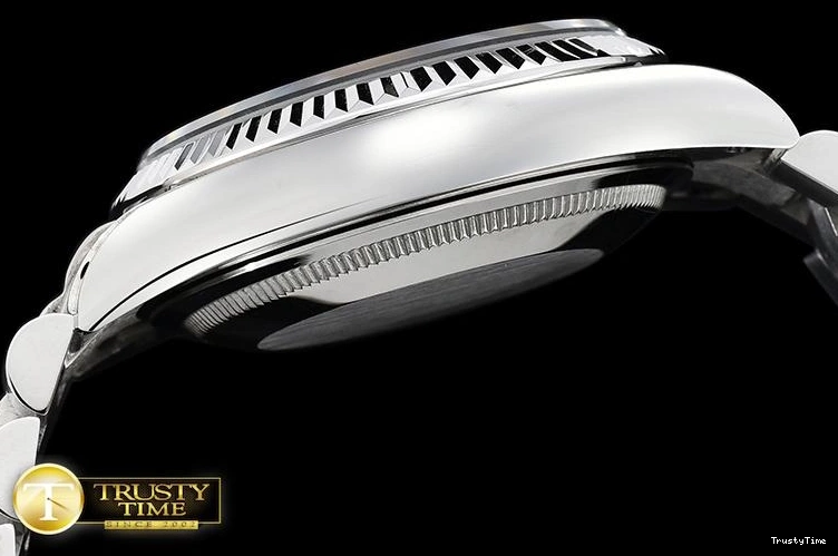 0403 RDD0214C – DayDate 36mm Classic 685